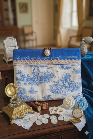 Pochette à livre tissu Éclat de Régence — protection livre fait main