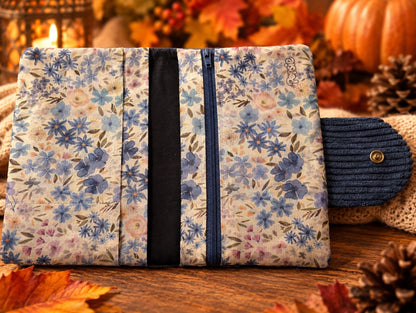 Portefeuille compagnon « Iris » bleu jean en velours côtelé et fleurs champêtres