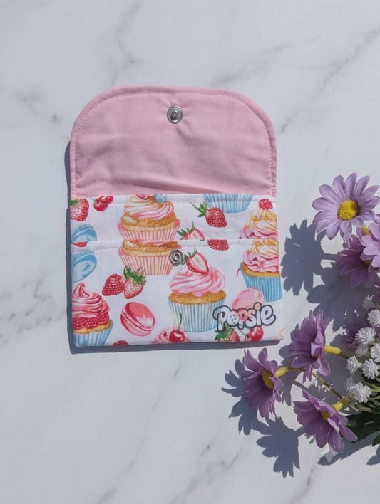 Porte-cartes artisanal en tissu - Motif cupcakes et gourmandises - Atelier Popsie