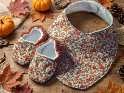 Ensemble Bavoir Bandana & Chaussons Bébé (0-3 mois) — Collection Brume d'Automne