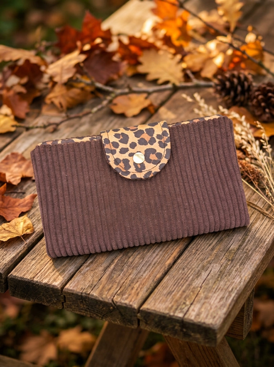 Portefeuille compagnon - Collection Féline Dorée en velours marron & léopard | Fait main